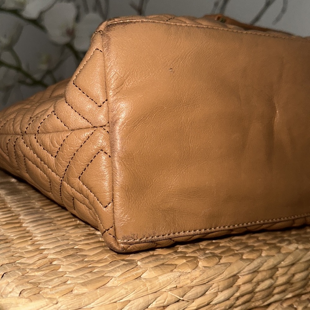 Tory Burch | Quilted Marion Shoulder Tote Bag | Brown - Picture 3 of 6